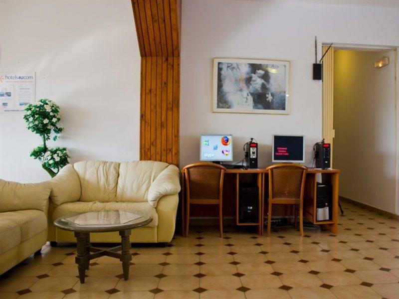 Golden Days Hotel